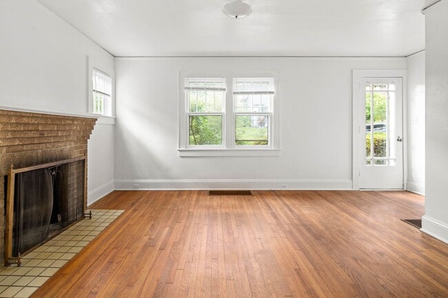 Photo - Charming Kenilworth Home