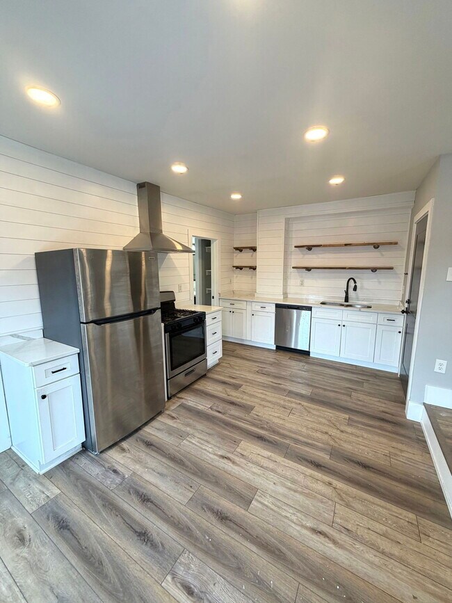 Photo - 430 W Lemon St