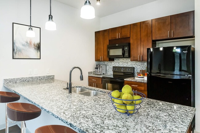 Photo - 1810 Belcourt