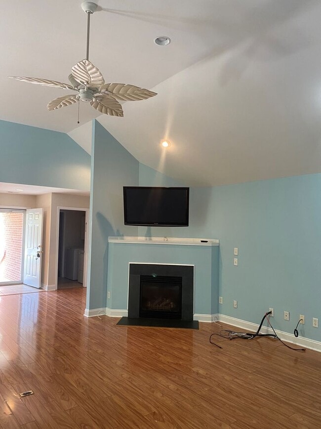 Photo - 4 bedroom/3 bathroom in Cypress Island community, minutes from Carolina Beach!