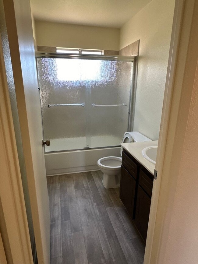 Photo - Adorable Rancho 3/2~~!  Please see entire add for viewings!!