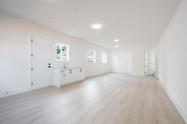 LOWER A 45945 LEWIS AVENUE,Chilliwack Proper West