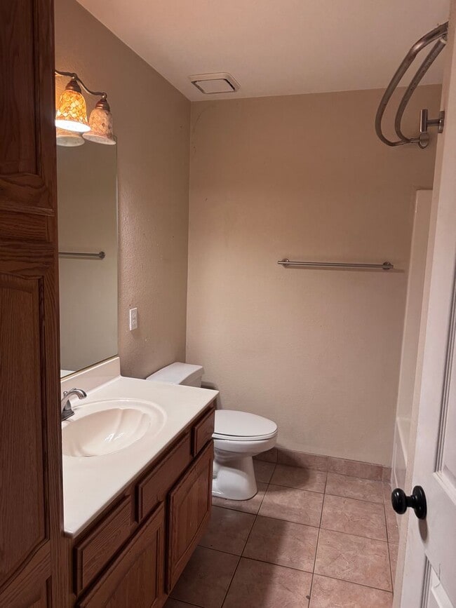 Photo - 3rd floor with balcony - Boulder City