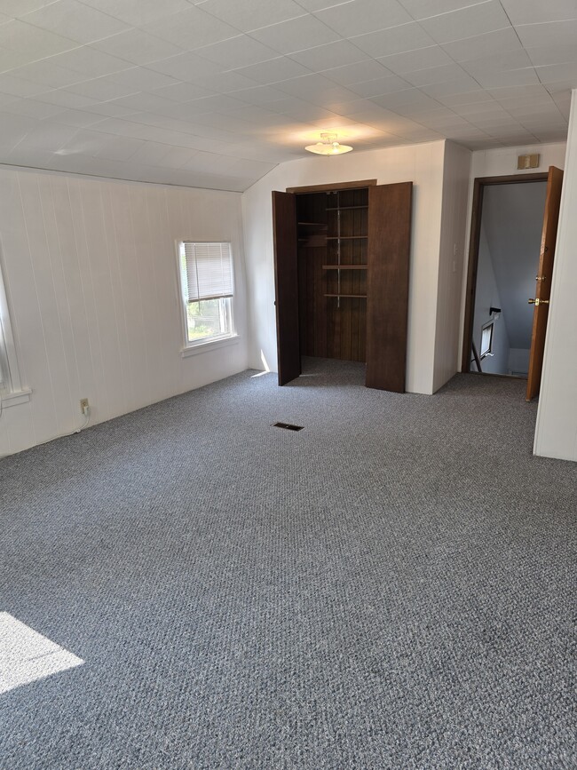 Living room - 413 N Marshall Ave Unit 413 1/2 N. Marshall Ave.