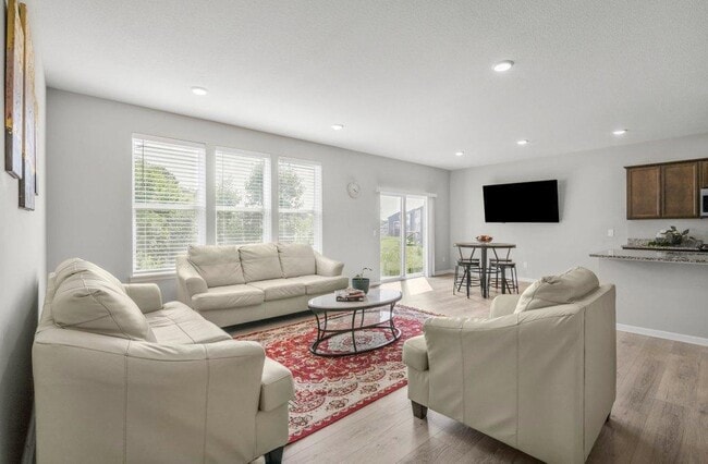 Photo - 21979 Lower Mill Ave