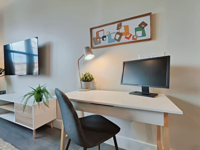 Photo - 200-10 W Roberts Ave Unidad ID1289455P