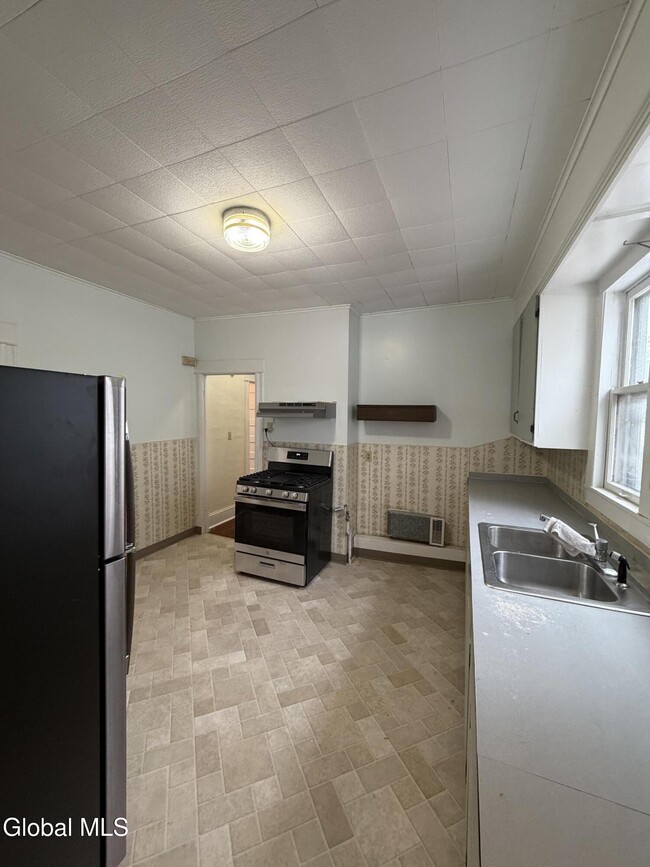 Photo - 1111 Parkwood Blvd