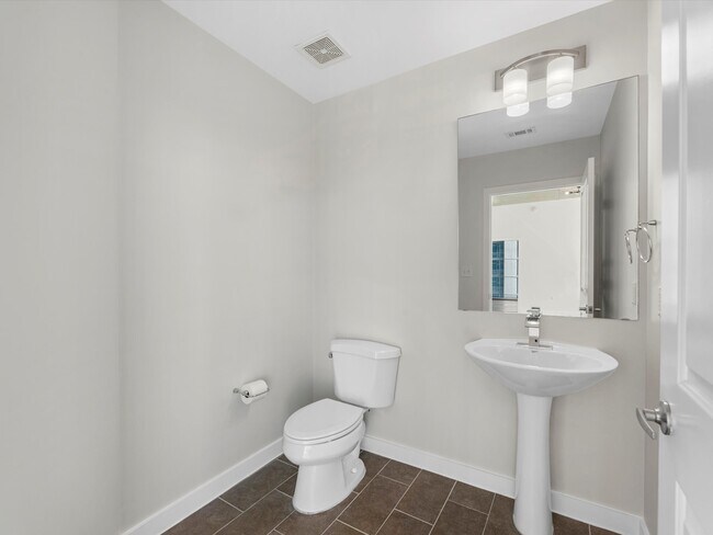 Photo - 5925 Almeda Rd Unit 11702