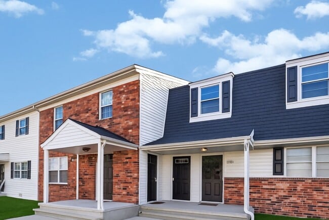 Building Photo - Hamilton Estates Apartments