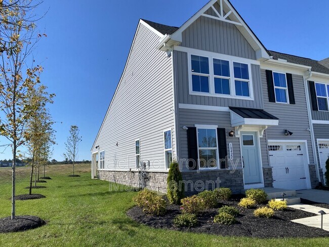 Photo - 18422 Centennial Cir