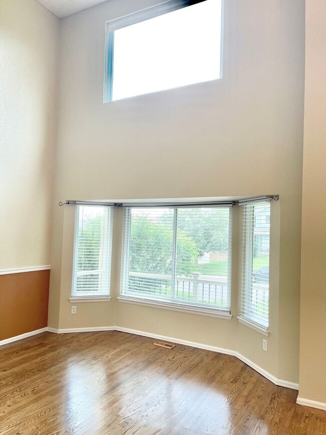 Photo - Large Clean Home in Aurora