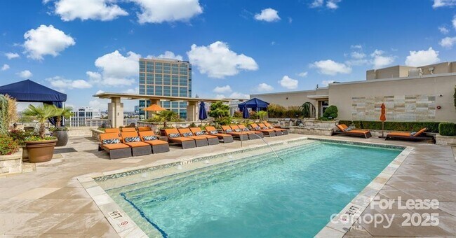 Photo - 125 W Tremont Ave Unidad A1B