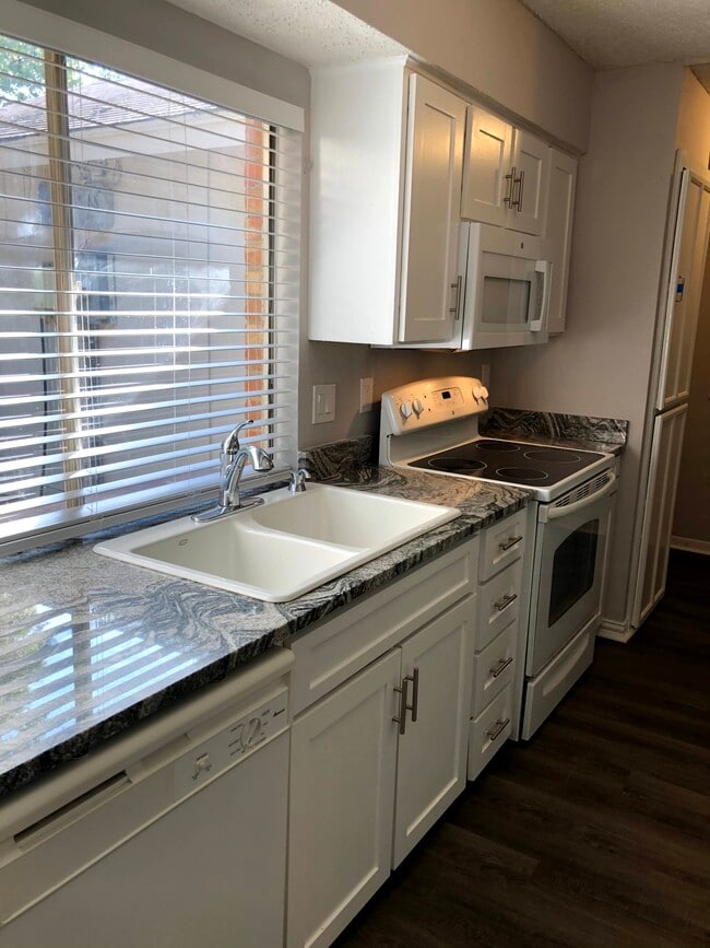 Photo - 1741 Crystal Way