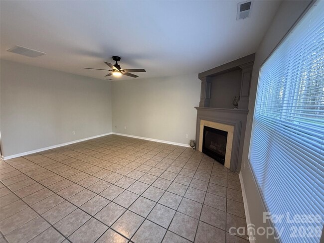 Photo - 7021 Sunman Rd