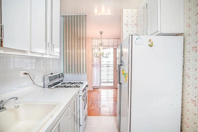 Photo - 464 Neptune Ave