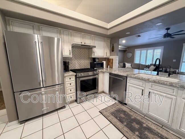 Photo - 2134 Desert Palms Dr