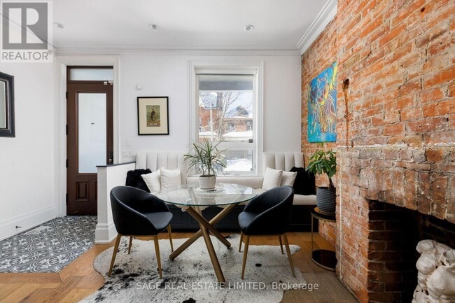 Photo - 221 Crawford St