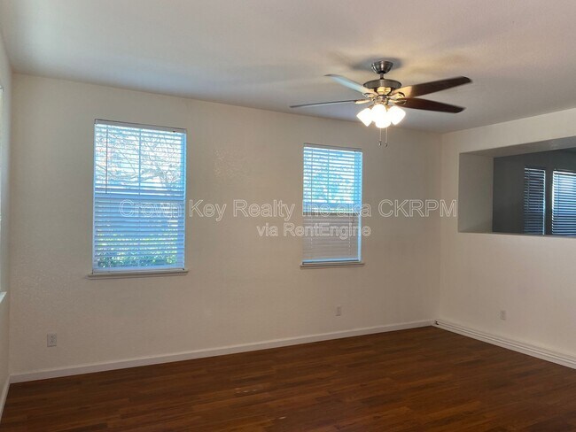 Photo - 297 Emory Oak Pl