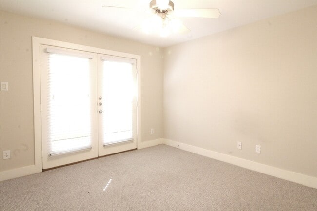 Photo - 3031 Buttercup St