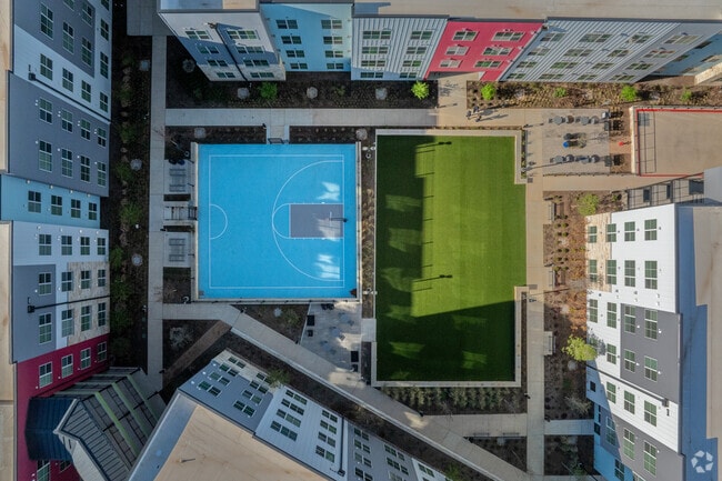 Building Photo - Norman Commons