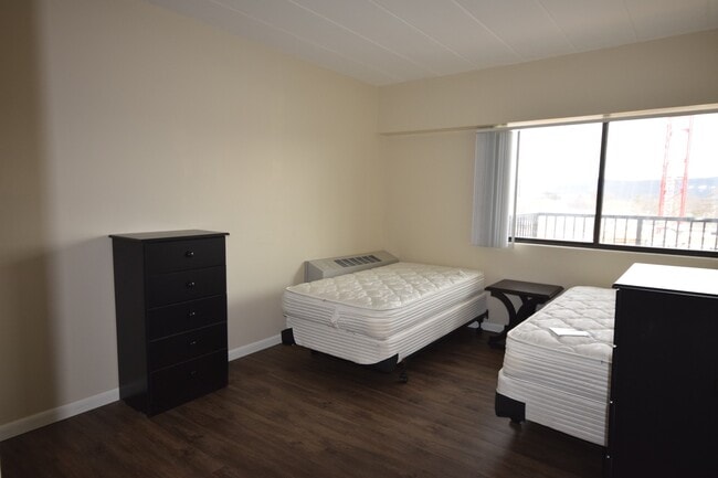 Photo - Penn Tower-907 Unit 907