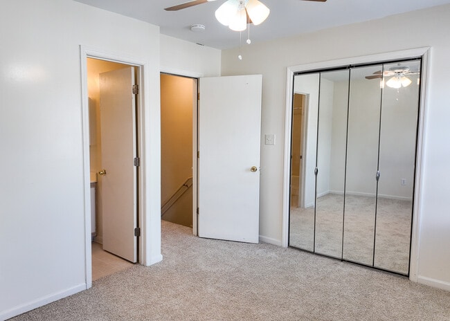 Photo - 204 Meadowbrook Ln