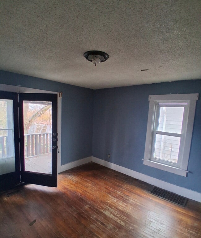 Photo - 2057 N Charles St