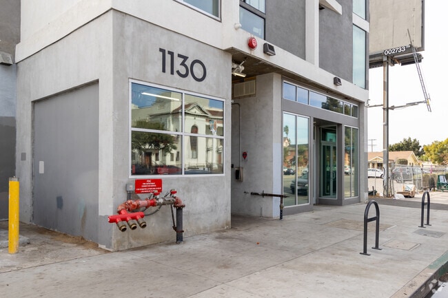 Entrada - 1130 W MLK Blvd