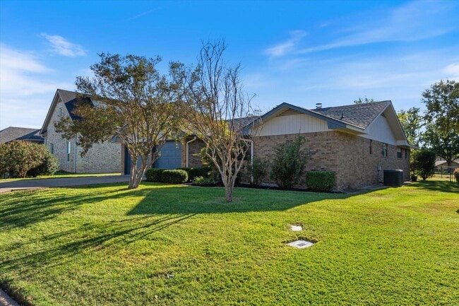 Photo - 421 St Andrews St