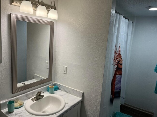 Quail Hollow Apartments