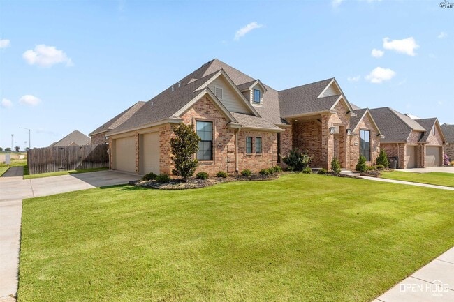 Building Photo - 5682 Blackstone Dr