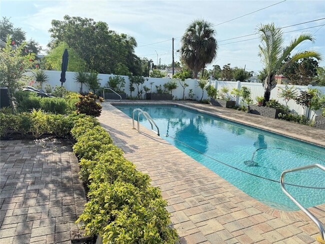 Photo - 440 50th Ave N