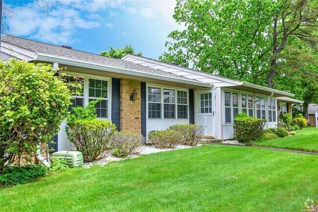Building Photo - 332 Woodbridge Dr Unit Woodbridge Dr Rental