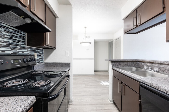 Building Photo - Vista at Westchase