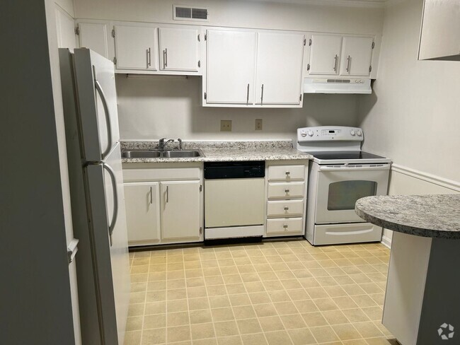 Building Photo - Completely Remodeled 2-Bedroom, 1.5 Bathro... Rental