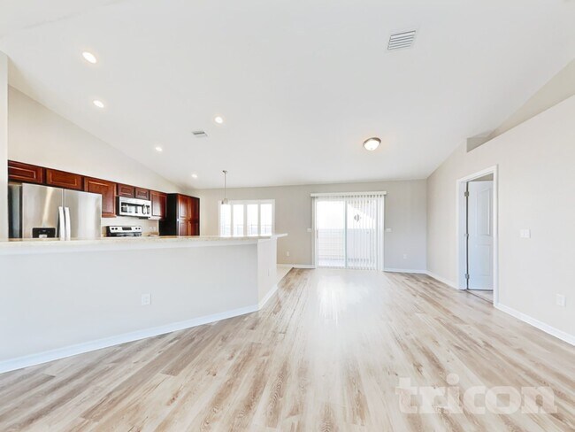 Photo - 2099 Godfrey Ave