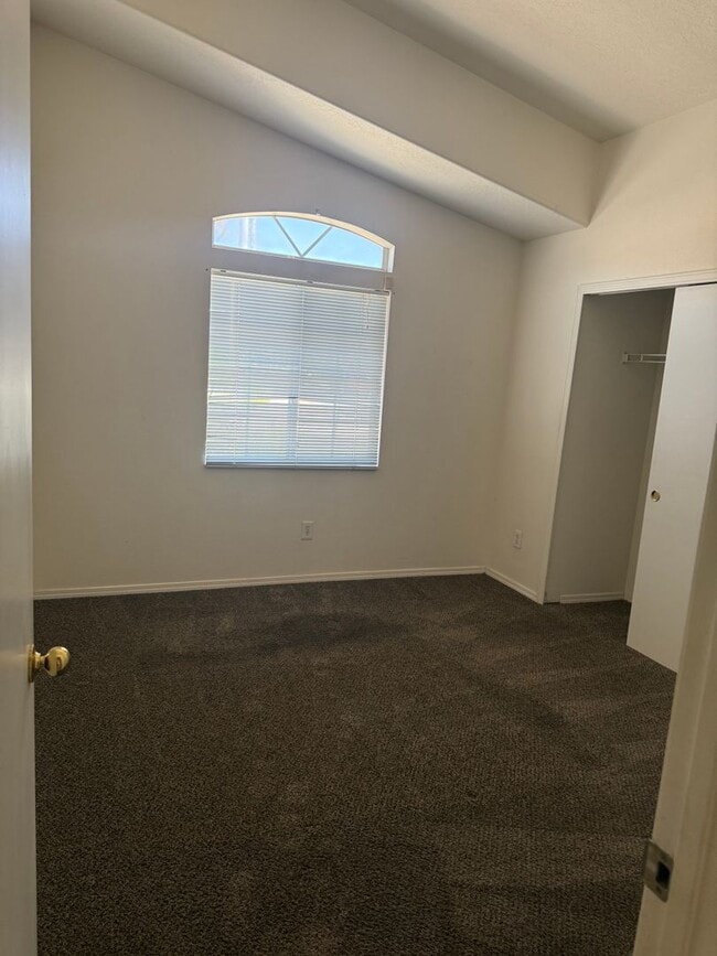 Photo - 6000 Ursa Ave NW