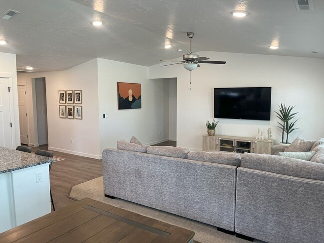 Photo - Gorgeous 3 bed 2 ba home with  just off Hubbard Rd and Rapid Creek Way in Kuna