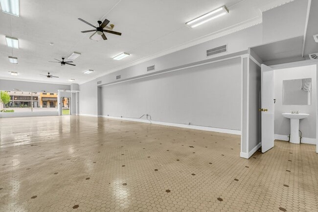 Photo - 423 Main St Unit 423