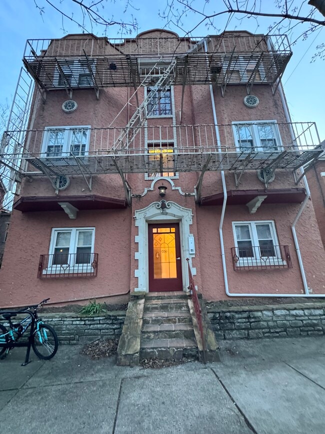 Building Photo - 330 Park Ave Unit #2