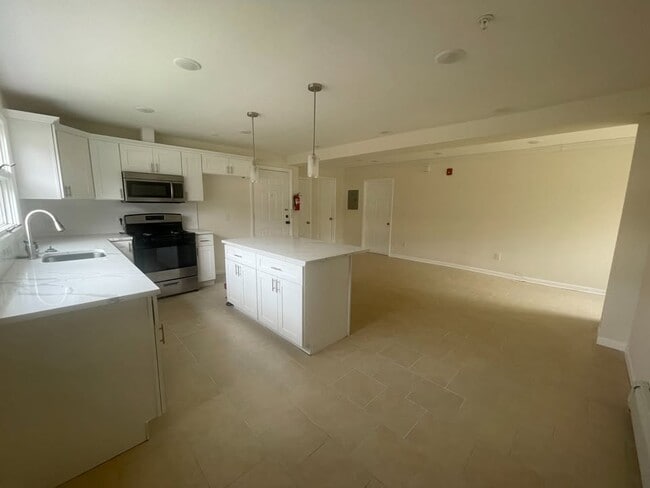 Photo - 105 Chandler Ave Unit 2