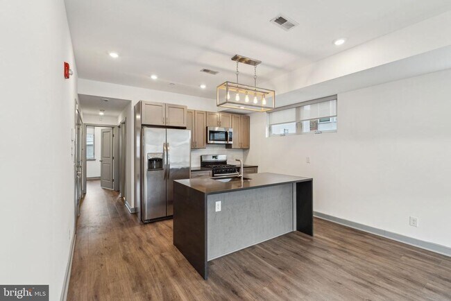 Building Photo - 411 W Berks St Unit 1 Rental