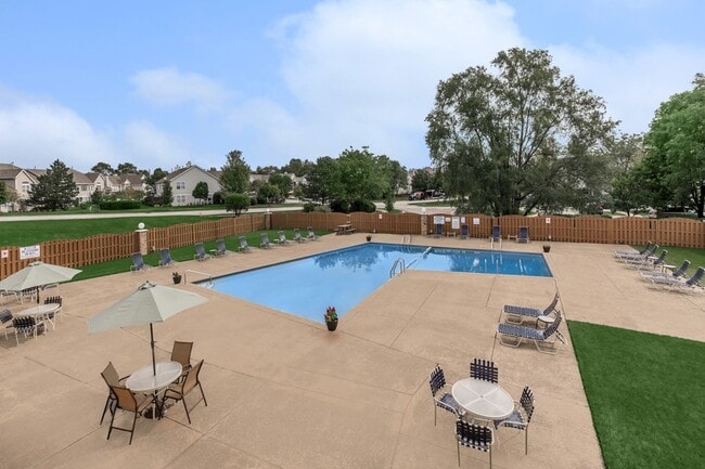 Photo - Renaissance at Carol Stream