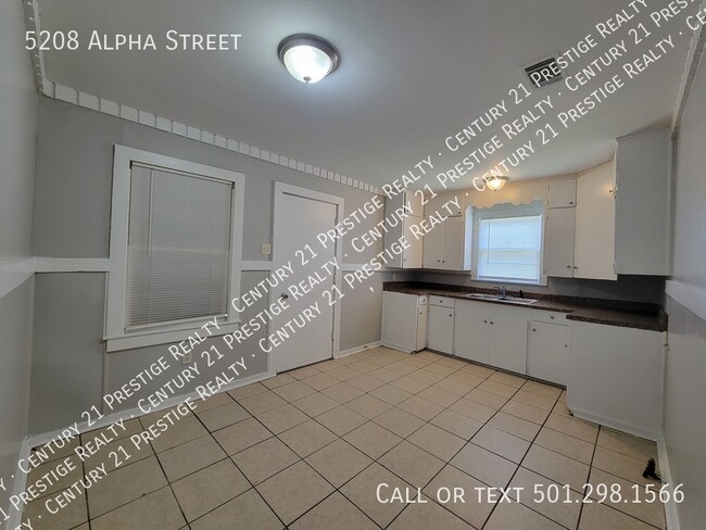 Photo - 5208 Alpha St