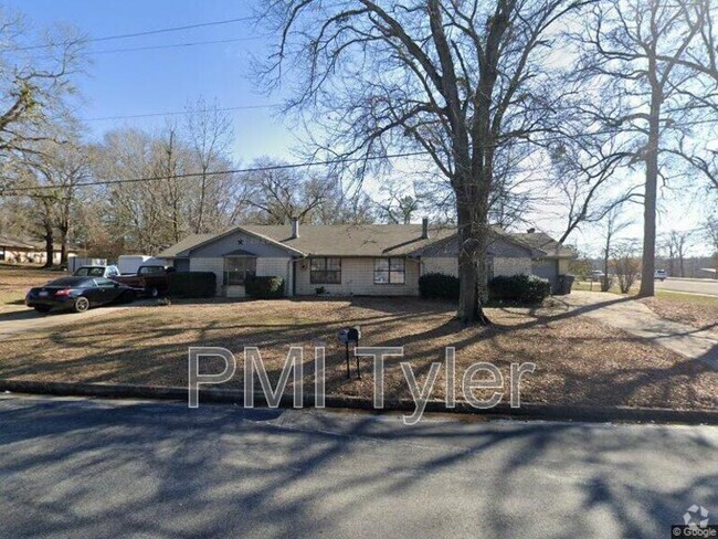 Building Photo - 10855 Chickasha Dr Rental