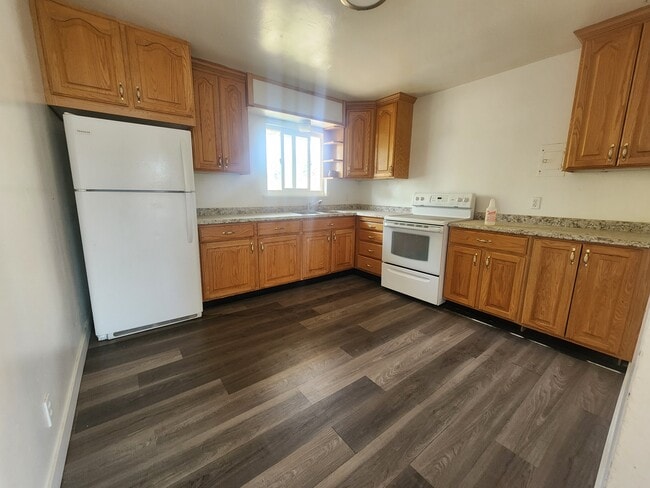 Photo - Harris Apartments Unit 4