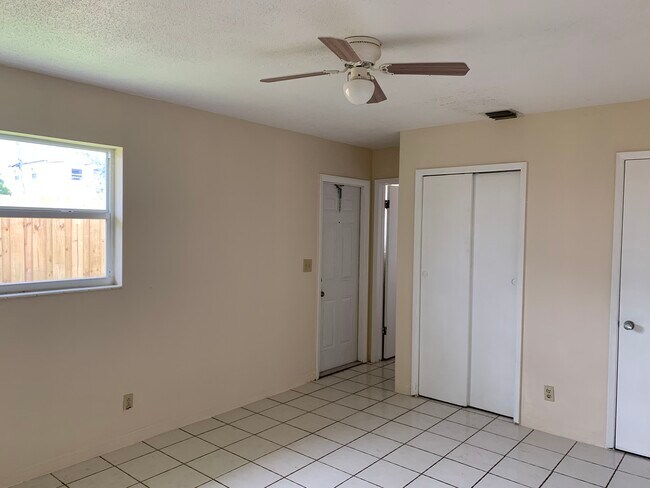 Photo - Shell Apartments