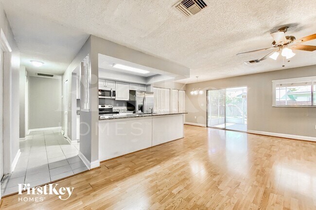 Photo - 1794 E Groveleaf Ave