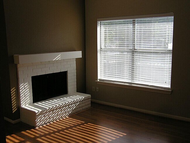 Photo - 712 Bering Dr Unit D