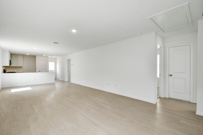 Photo - 11542 Field Briar